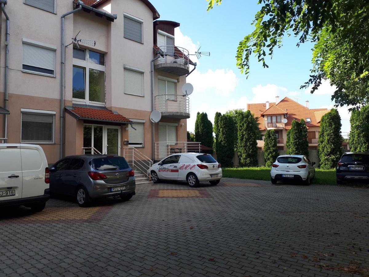 Katalin Apartman Hajdúszoboszló Exterior foto